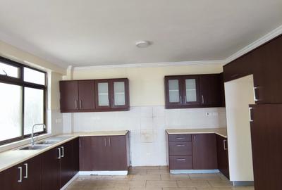 Serviced 3 Bed Apartment with En Suite at Wood Avenue