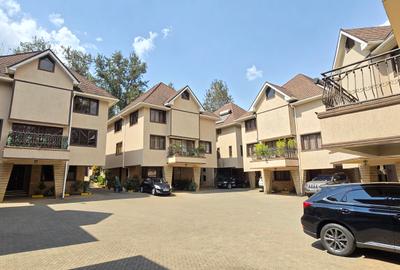5 Bed Townhouse with En Suite at Lavington Green - 4