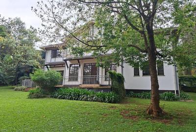 5 Bed Townhouse with En Suite in Rosslyn