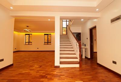 4 Bed Townhouse with En Suite in Ngong - 2
