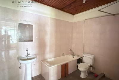 5 Bed Townhouse with En Suite at Kilimani - 3