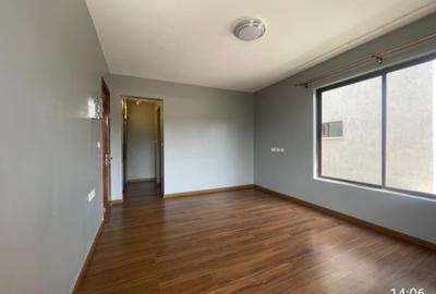 5 Bed Townhouse with En Suite at Runda - 3