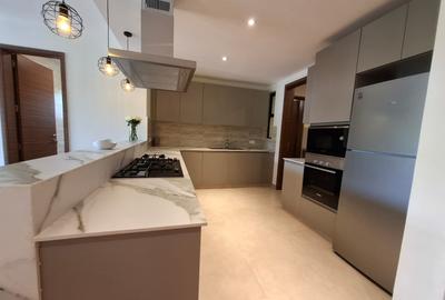 2 Bed Apartment with En Suite in Westlands Area