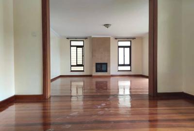 5 Bed Townhouse with En Suite at Lavington - 2