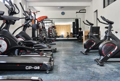 Studio Apartment with Swimming Pool at Wood Avenue - 2