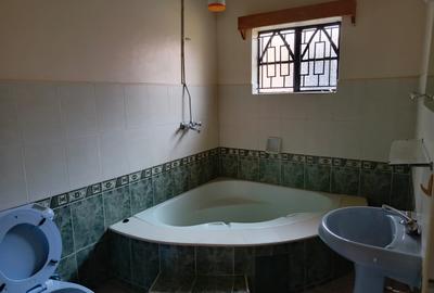 2 Bed Townhouse with En Suite in Runda