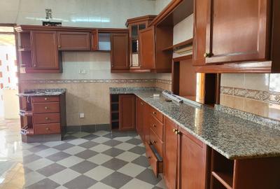 5 Bed House with En Suite in Thigiri - 2