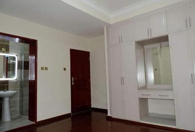 Serviced 2 Bed Apartment with En Suite at Yaya Centre