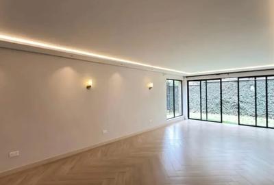 5 Bed Townhouse with En Suite in Lavington - 2