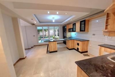4 Bed Townhouse with En Suite in Lavington