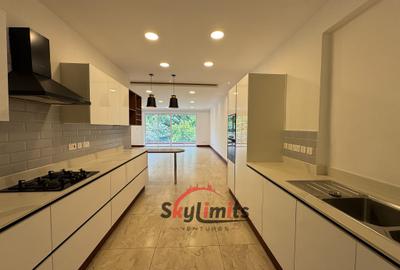 2 Bed Apartment with En Suite in Parklands - 4