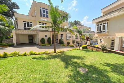 5 Bed Townhouse with En Suite in Lavington