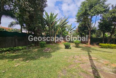 5 Bed House with En Suite in Runda - 2