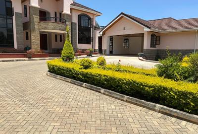 5 Bed House with En Suite at Kcb Karen