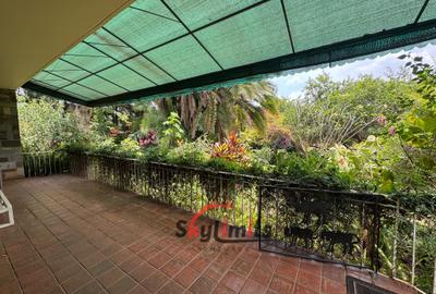 3 Bed House with Garden at Lavington - 3