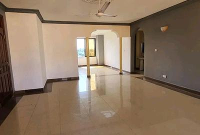 3 Bed Apartment with En Suite at Links Road