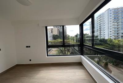 3 Bed Apartment with En Suite at Riverside Drive - 4