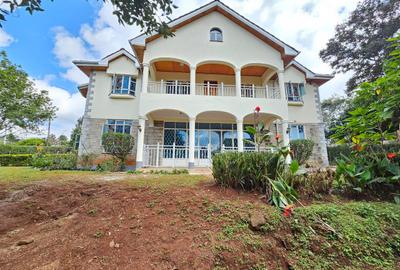 6 Bed House with En Suite in Runda