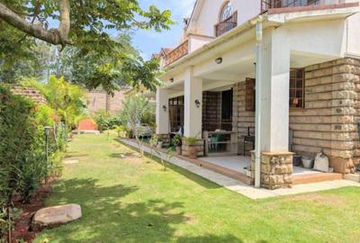 4 Bed Villa with En Suite at Rosslyn - 2