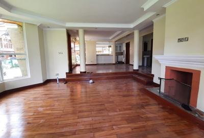 Serviced 5 Bed Apartment with En Suite in Lavington