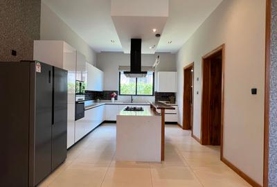 4 Bed Villa with En Suite at Loresho - 4