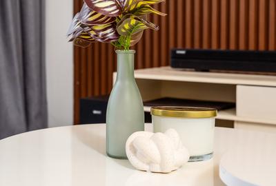 Furnished 2 Bed Apartment with En Suite at Wood Avenue - 2