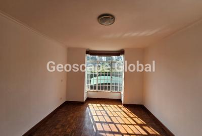 4 Bed Villa with En Suite in Nyari - 3