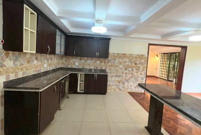 4 Bed Townhouse with En Suite in Kitisuru - 3