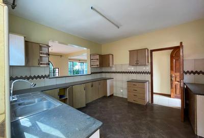 4 Bed House with En Suite in Runda - 2