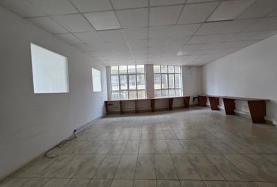 960 ft² Office with Service Charge Included at 3Rd Avenue
