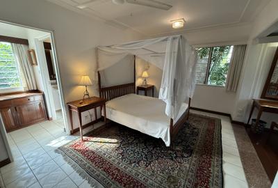 Serviced 2 Bed Apartment with En Suite at Ras Kisauni Road - 4
