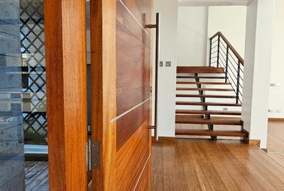 4 Bed Villa with En Suite in Lavington - 4