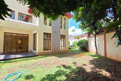 5 Bed Townhouse with En Suite at Lavington Green - 3