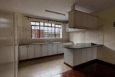 2 Bed Apartment with En Suite in Lavington