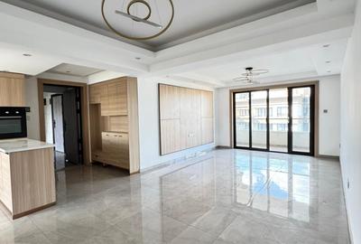 3 Bed Apartment with En Suite in Riverside