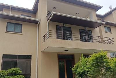 5 Bed Townhouse with En Suite in Lavington