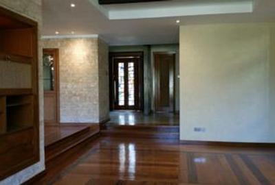 5 Bed Townhouse with En Suite at Kitisuru Road
