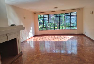 5 Bed Townhouse with En Suite in Lavington - 4