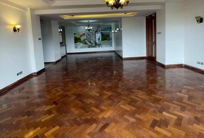 4 Bed Apartment with En Suite at Riverside - 3