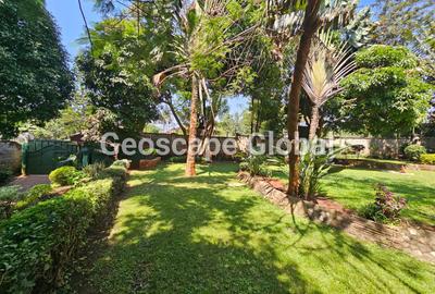 5 Bed House with En Suite in Runda