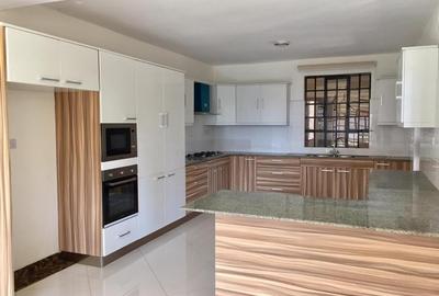 4 Bed House with En Suite in Kitisuru