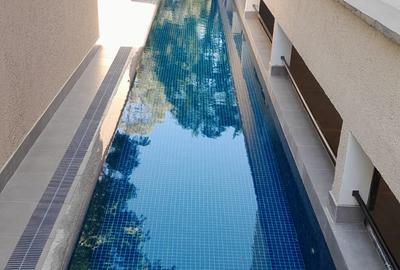 2 Bed Apartment with En Suite in Lavington