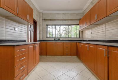 4 Bed Apartment at Brookside Drive - 2