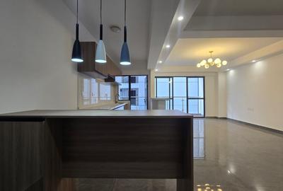 3 Bed Apartment with En Suite in Riverside