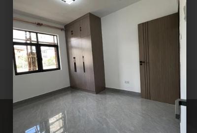 1 Bed Apartment with Swimming Pool in Kilimani - 4