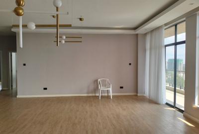 3 Bed Apartment with En Suite in Brookside - 4