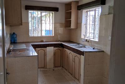 3 Bed Townhouse with En Suite in Kiambu Road - 4