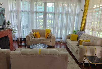 5 Bed House with En Suite in Runda - 3