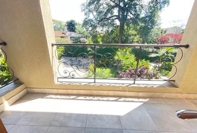 5 Bed Townhouse with En Suite in Lavington - 4