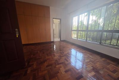 4 Bed Apartment with En Suite at Brookside Drive - 2